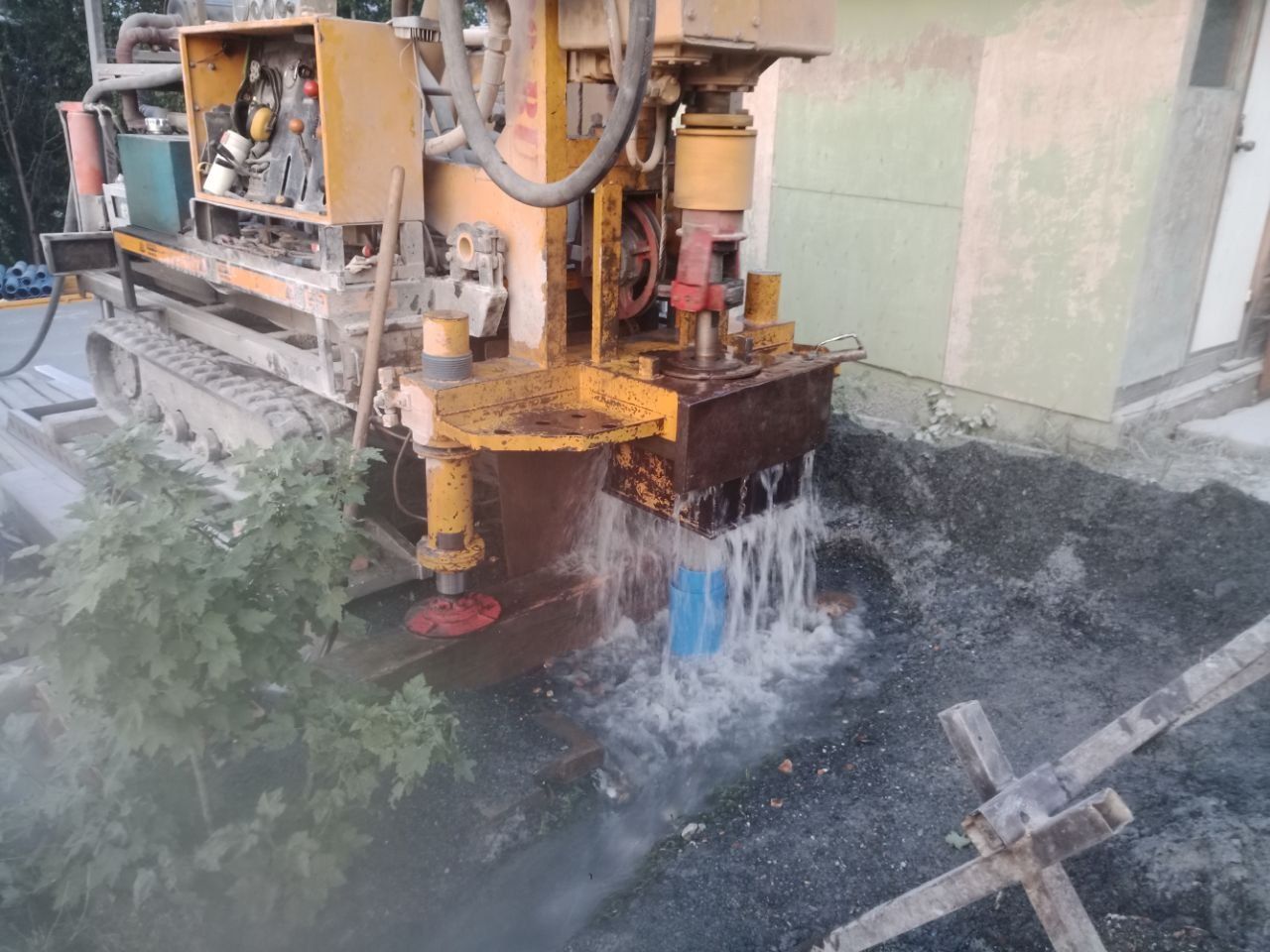 напор воды в скважине